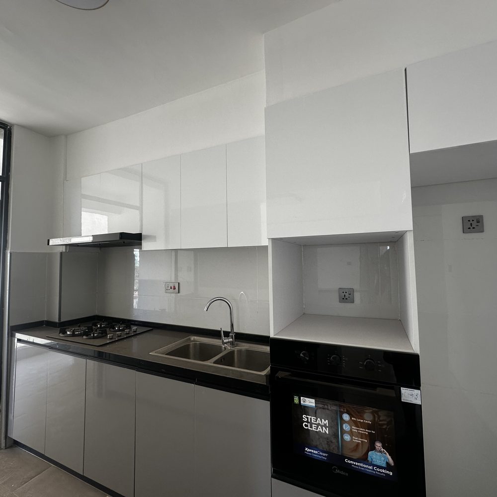 2 Bedroom Apartment, Alina Habour, Kilimani (6th Floor), Kitchen with oven and gas hob