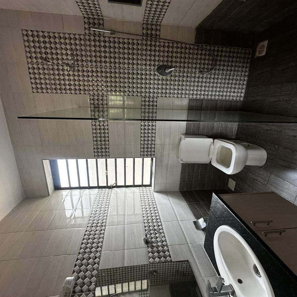 4 Bedroom + DSQ House, Runda