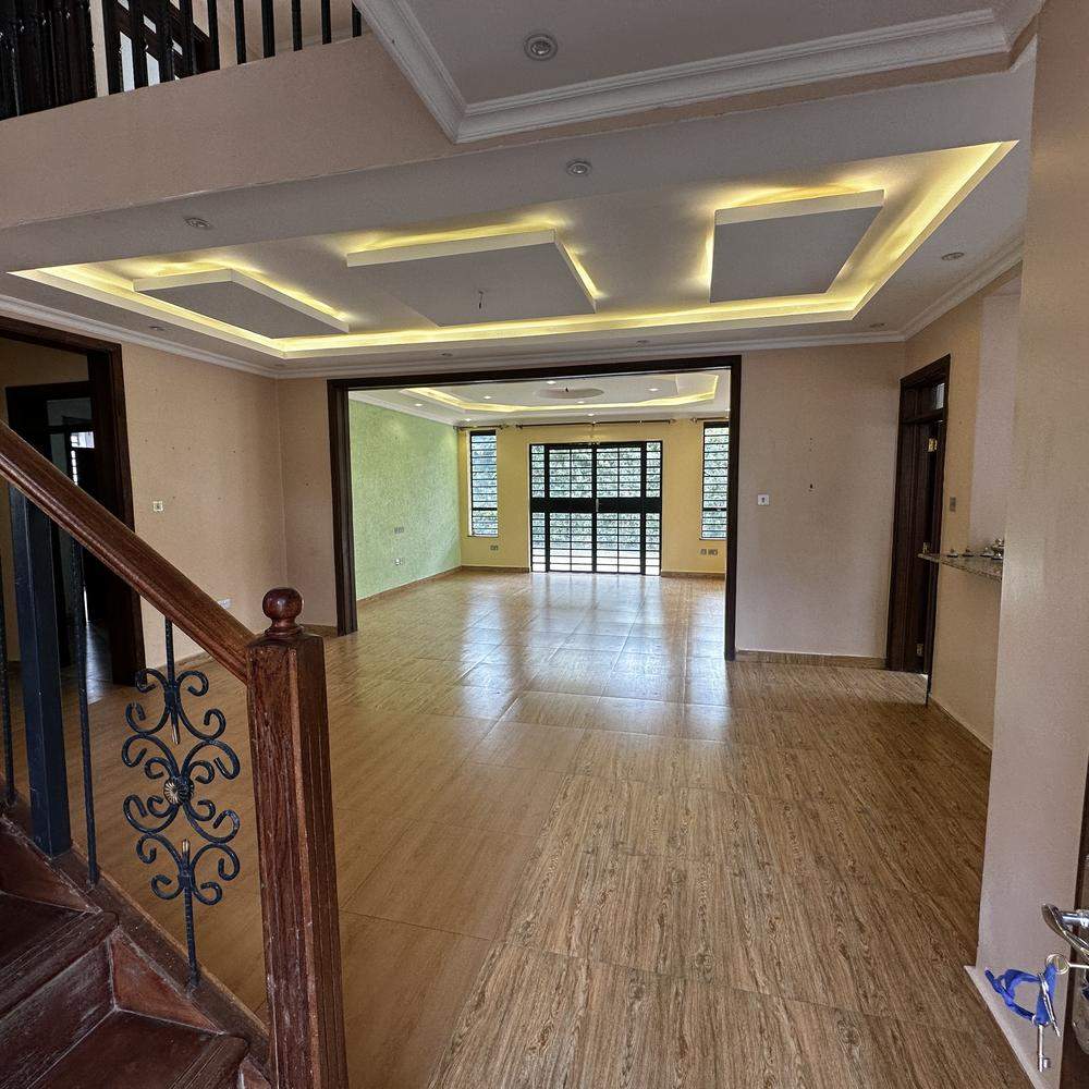 4 Bedroom + DSQ House, Runda, photo 1
