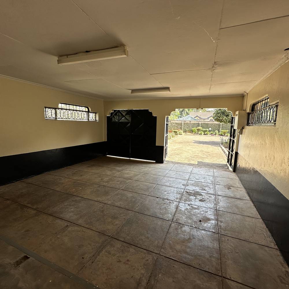 5 Bedroom + DSQ House, Runda, Garage